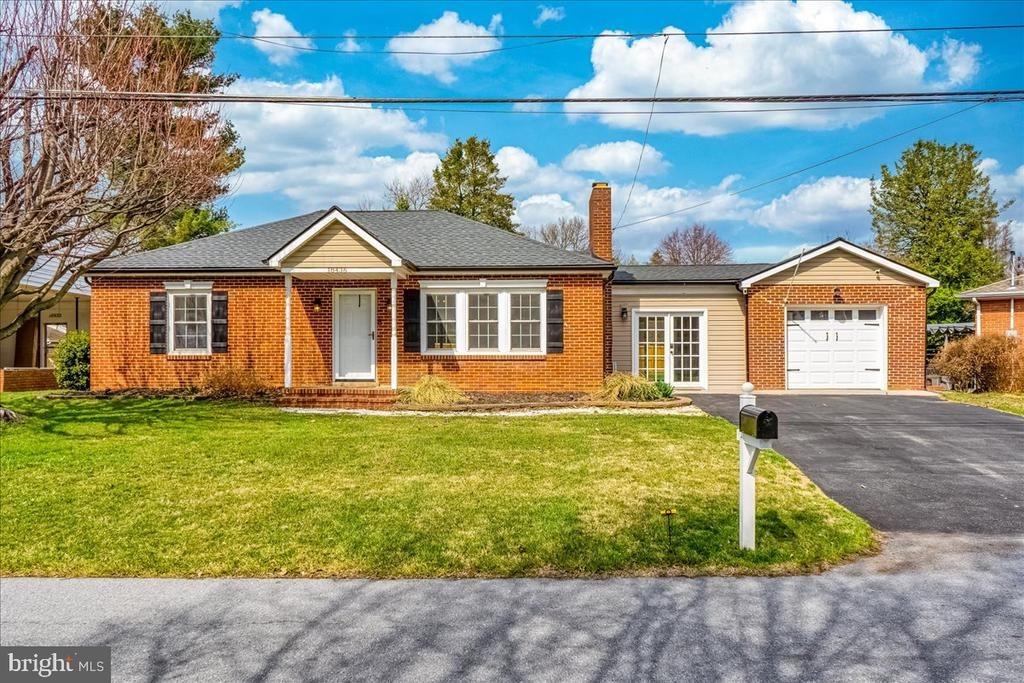 Woodside Dr, Hagerstown, MD 21740