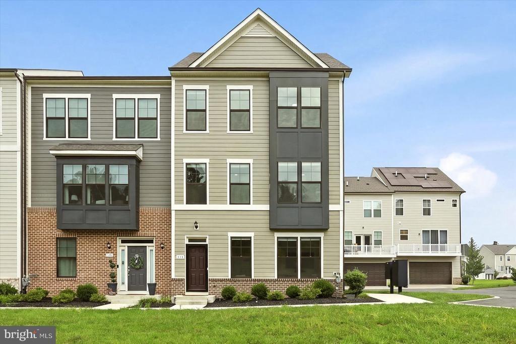 Kinross Ln, Fredericksburg, VA 22401