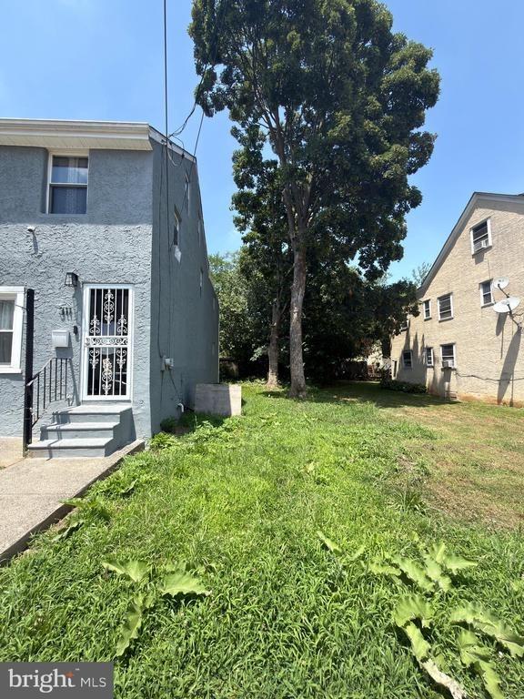 N 9th St, Darby, PA 19023
