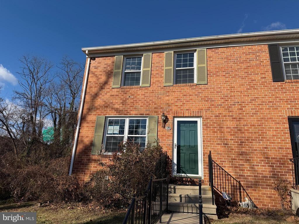 W End Ct, Halethorpe, MD 21227