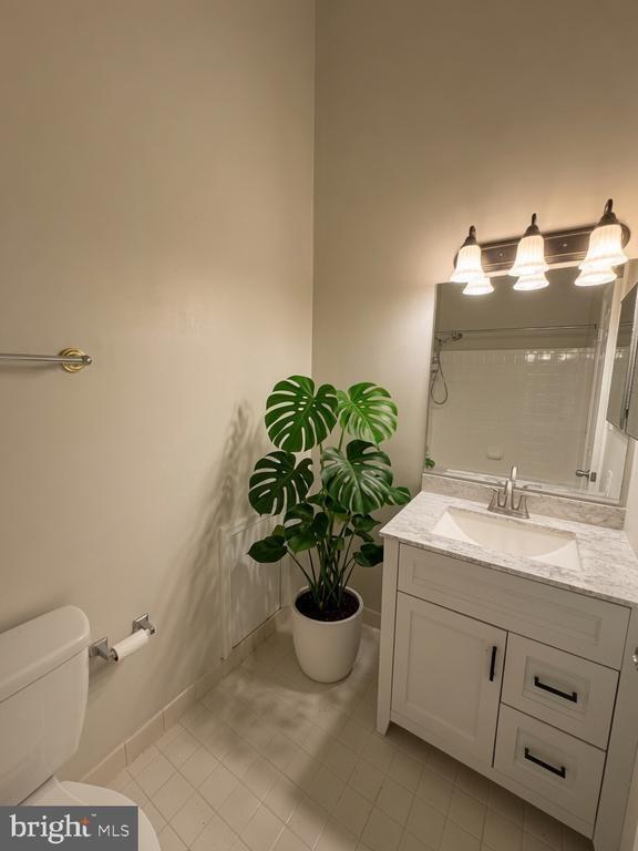 Oxford Dr, Laurel, MD 20707