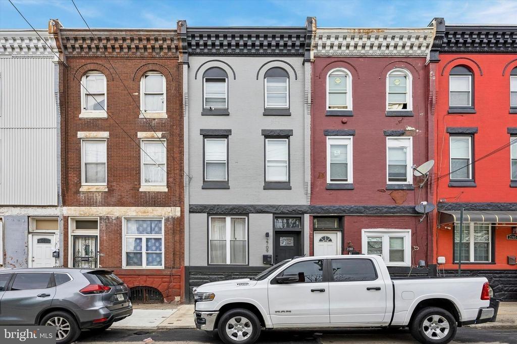 W Glenwood Ave, Philadelphia, PA 19121