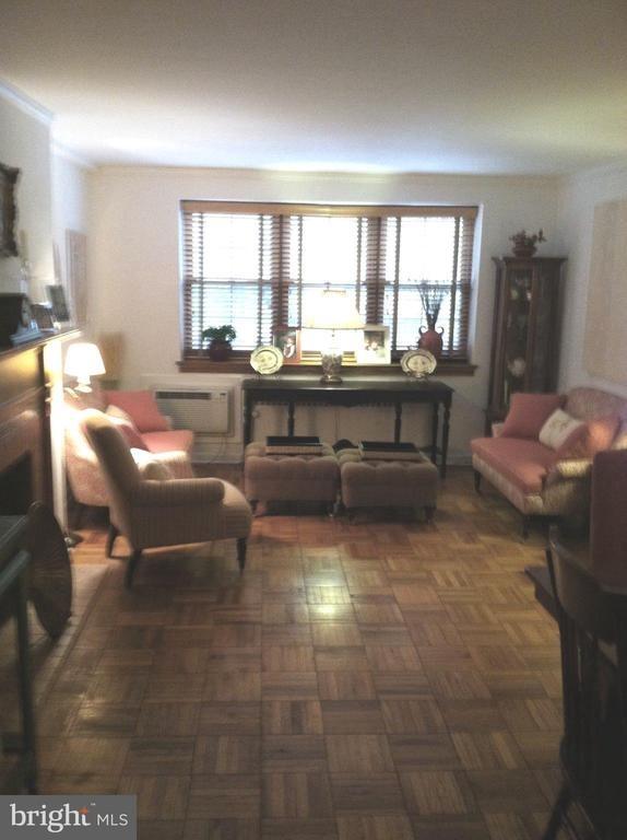 E Lancaster Ave, Wynnewood, PA 19096