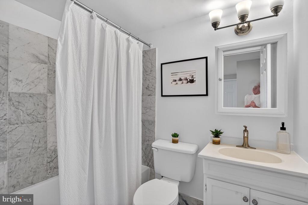 Mount Vernon Ave, Alexandria, VA 22305
