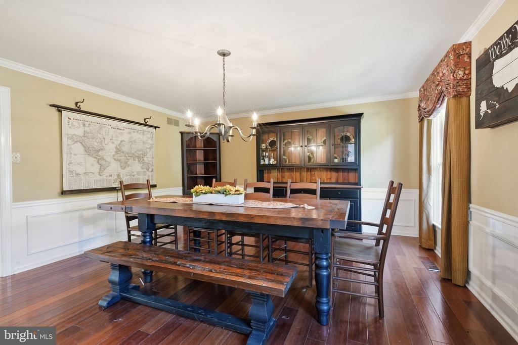 Jennifer Ln, Southampton, PA 18966