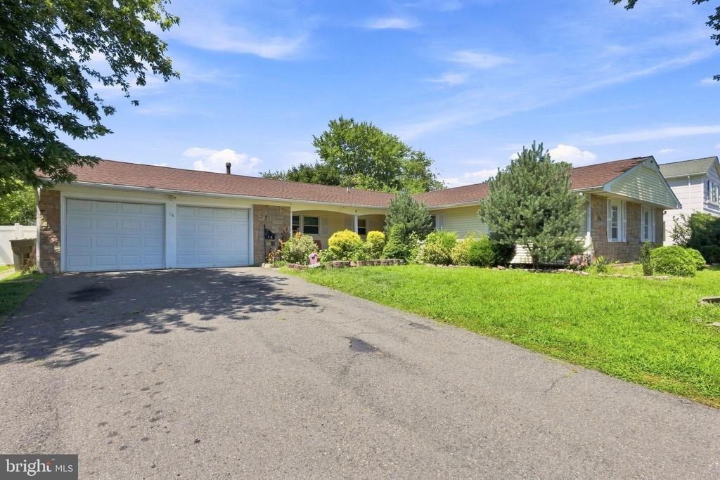 Terrell Ln, Willingboro, NJ 08046