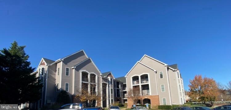 Chesapeake Sq, Sterling, VA 20165