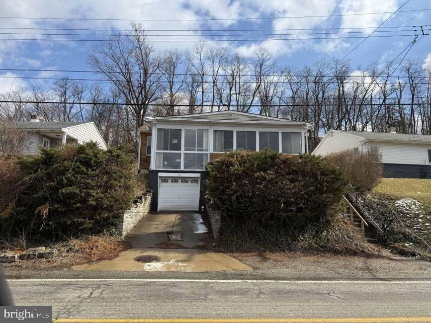 Foster Rd, North Versailles, PA 15137