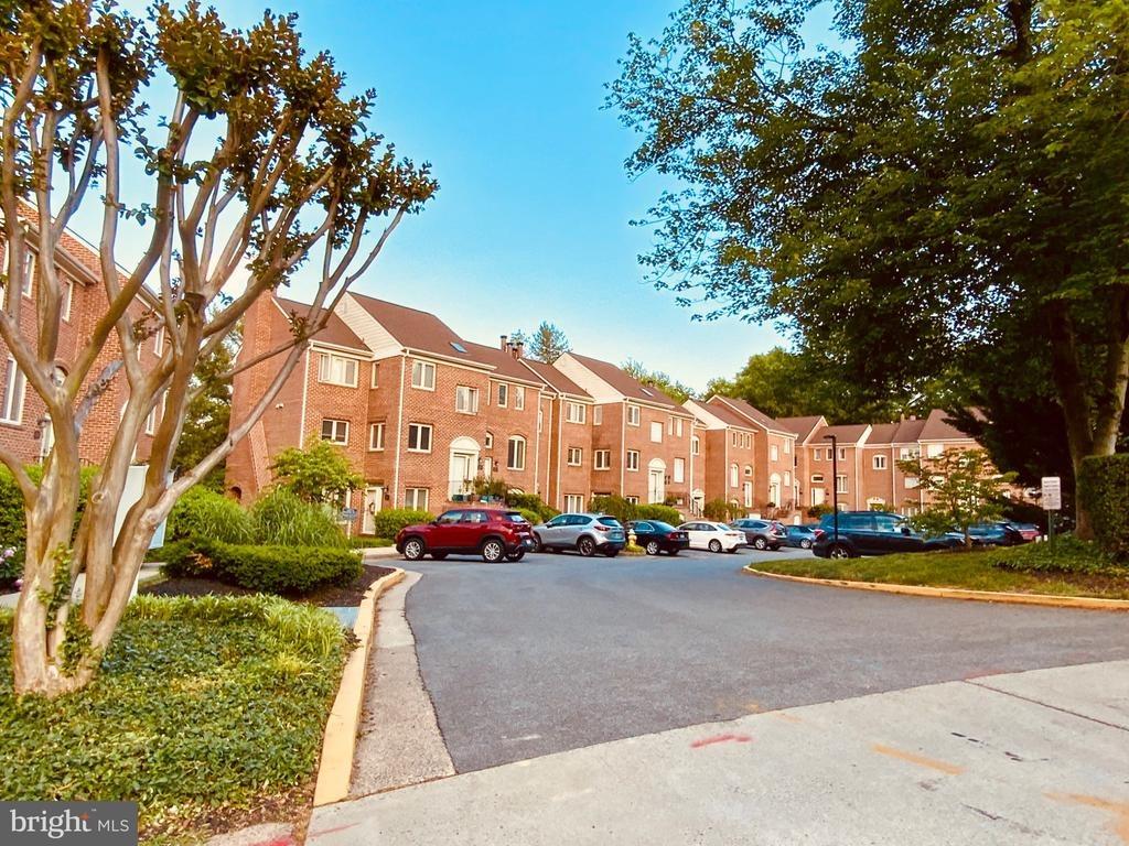 N Uhle St, Arlington, VA 22201