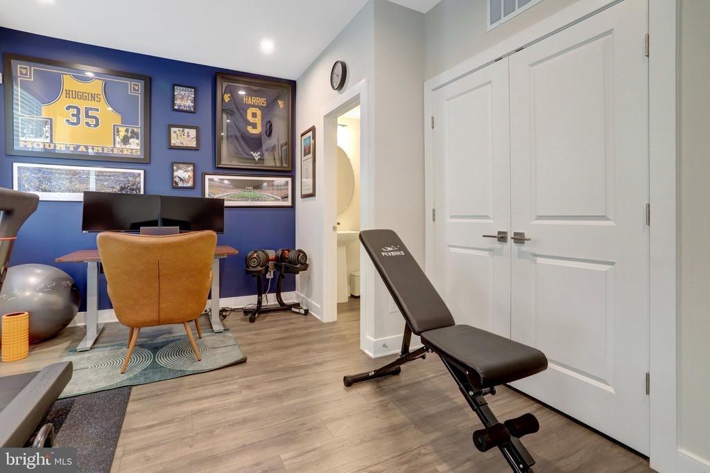 S Taylor Ct, Arlington, VA 22204