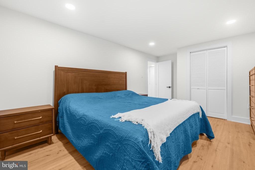 Delozier Ct, Springfield, VA 22153