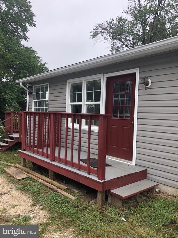 Renshaw Rd, Pasadena, MD 21122