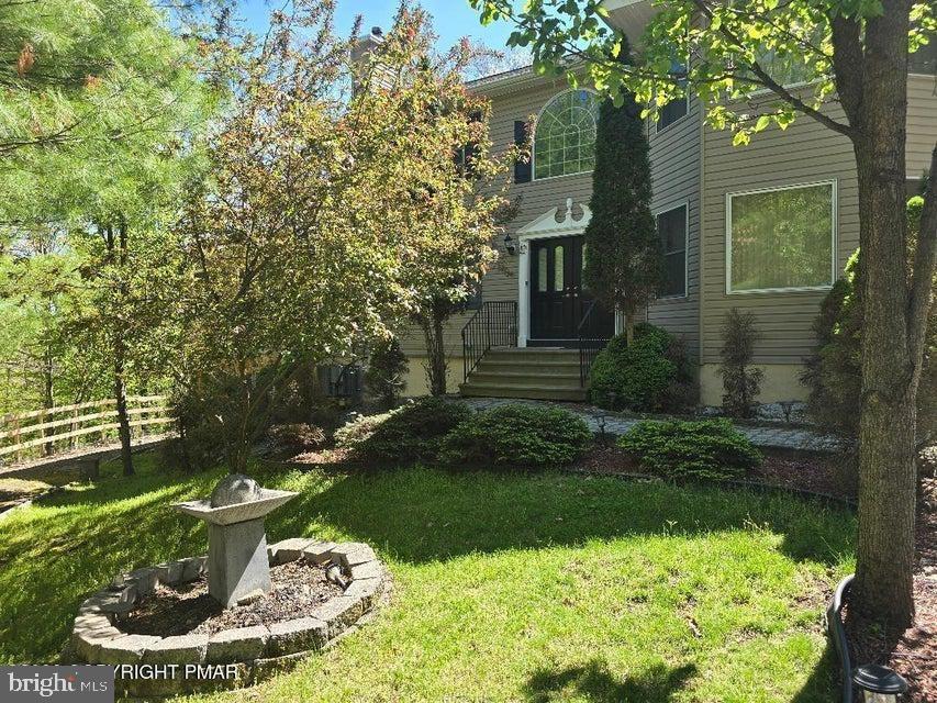 Norman Ct, East Stroudsburg, PA 18302