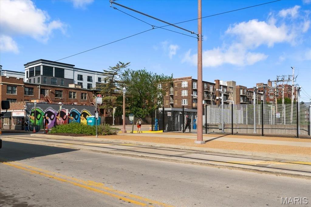 Pershing Ave, Saint Louis, MO 63112