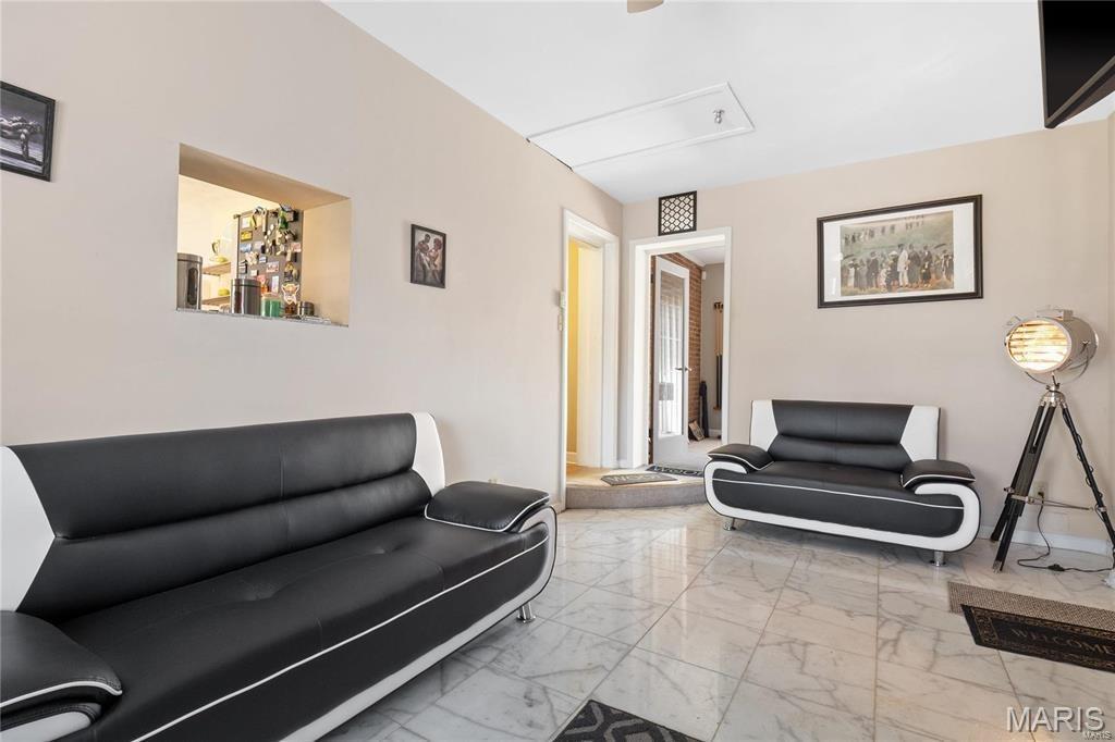 Parkway Dr, Saint Louis, MO 63137