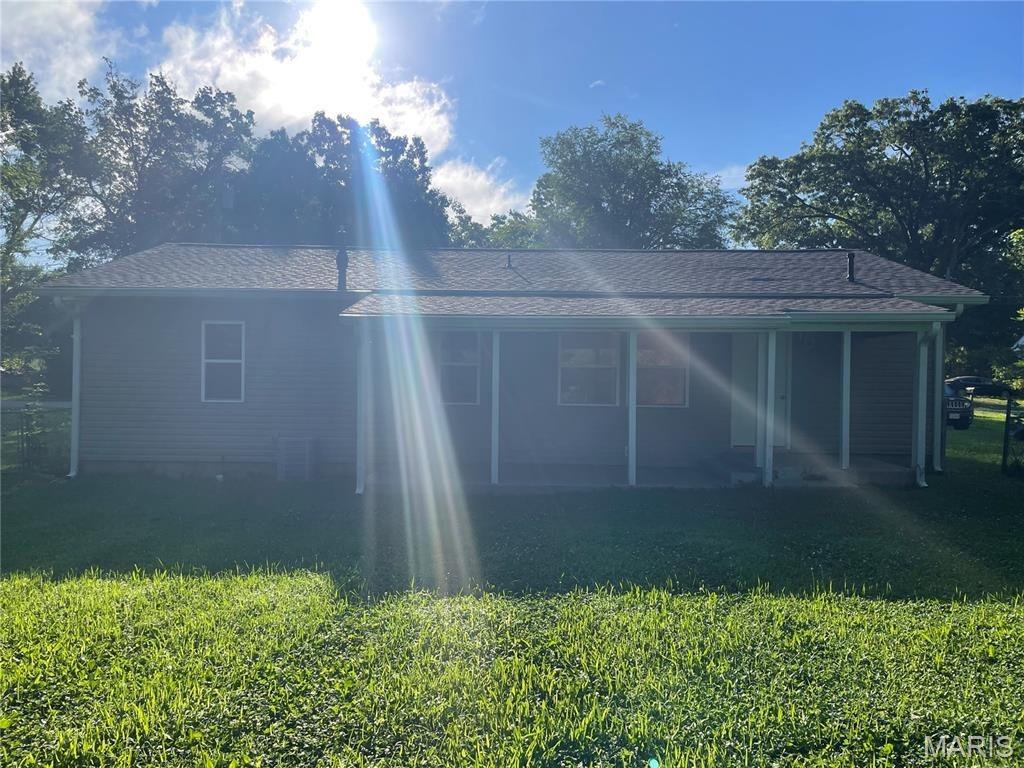 S Oak St, Salem, MO 65560