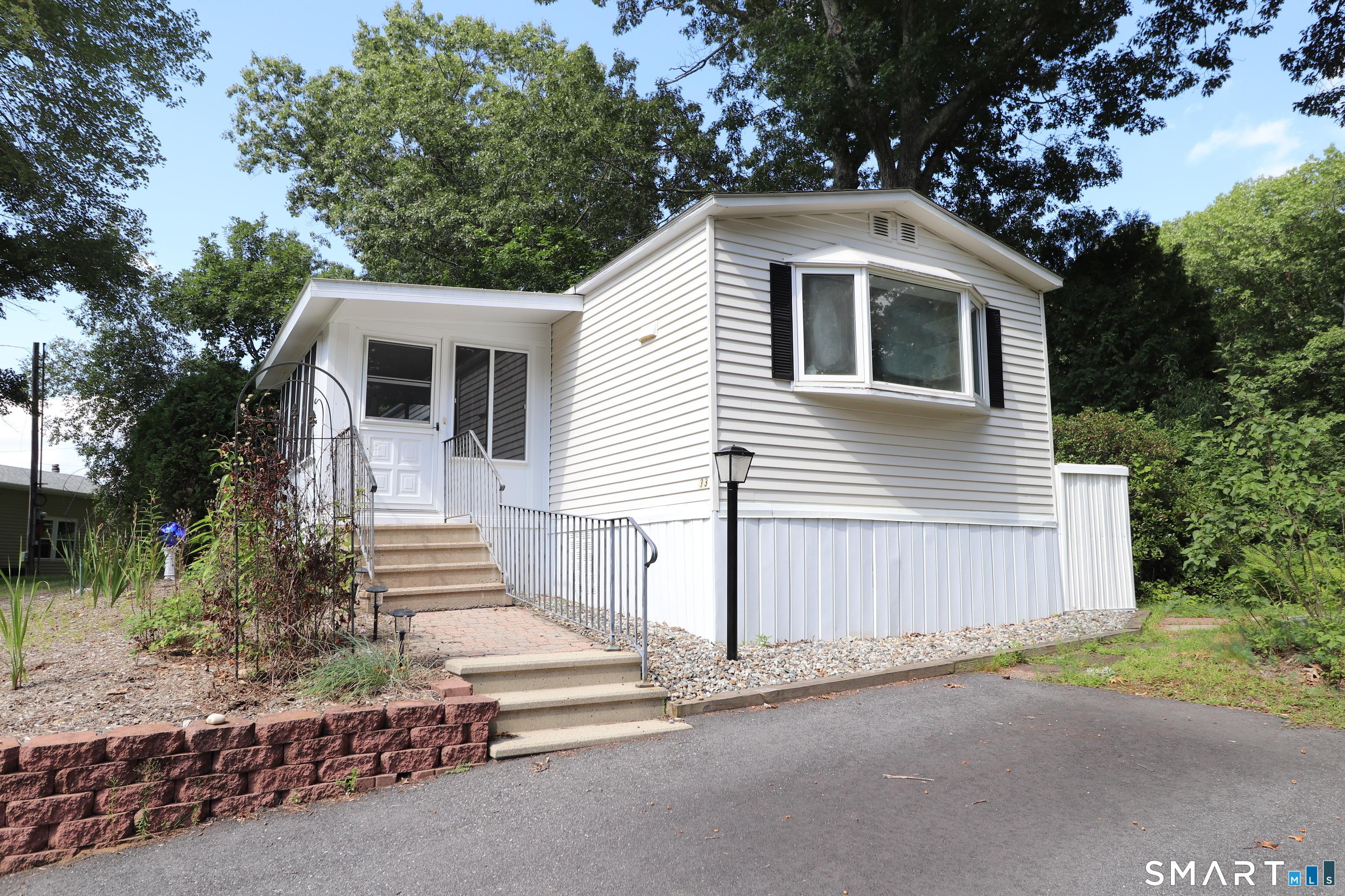 Ridge Cir, Storrs Mansfield, CT 06268