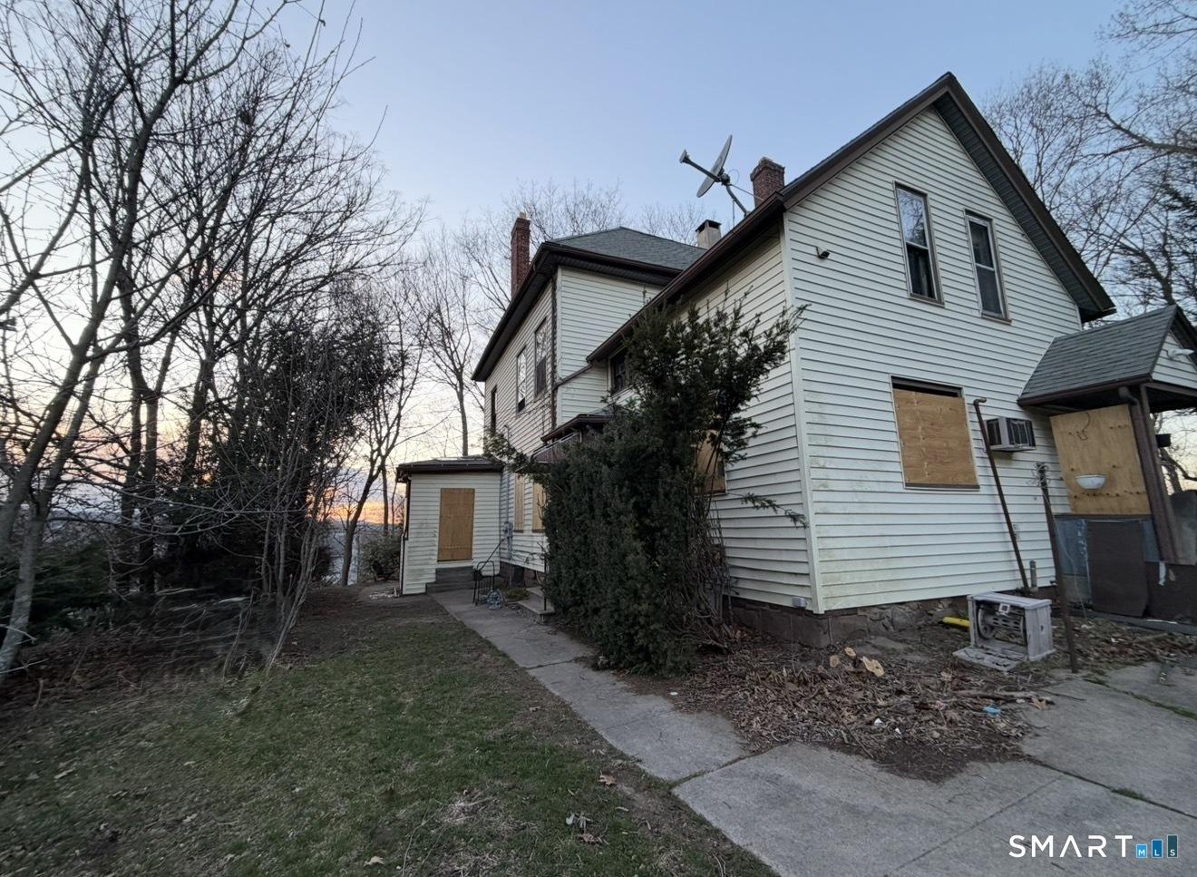 Chapman Ave, Waterbury, CT 06710