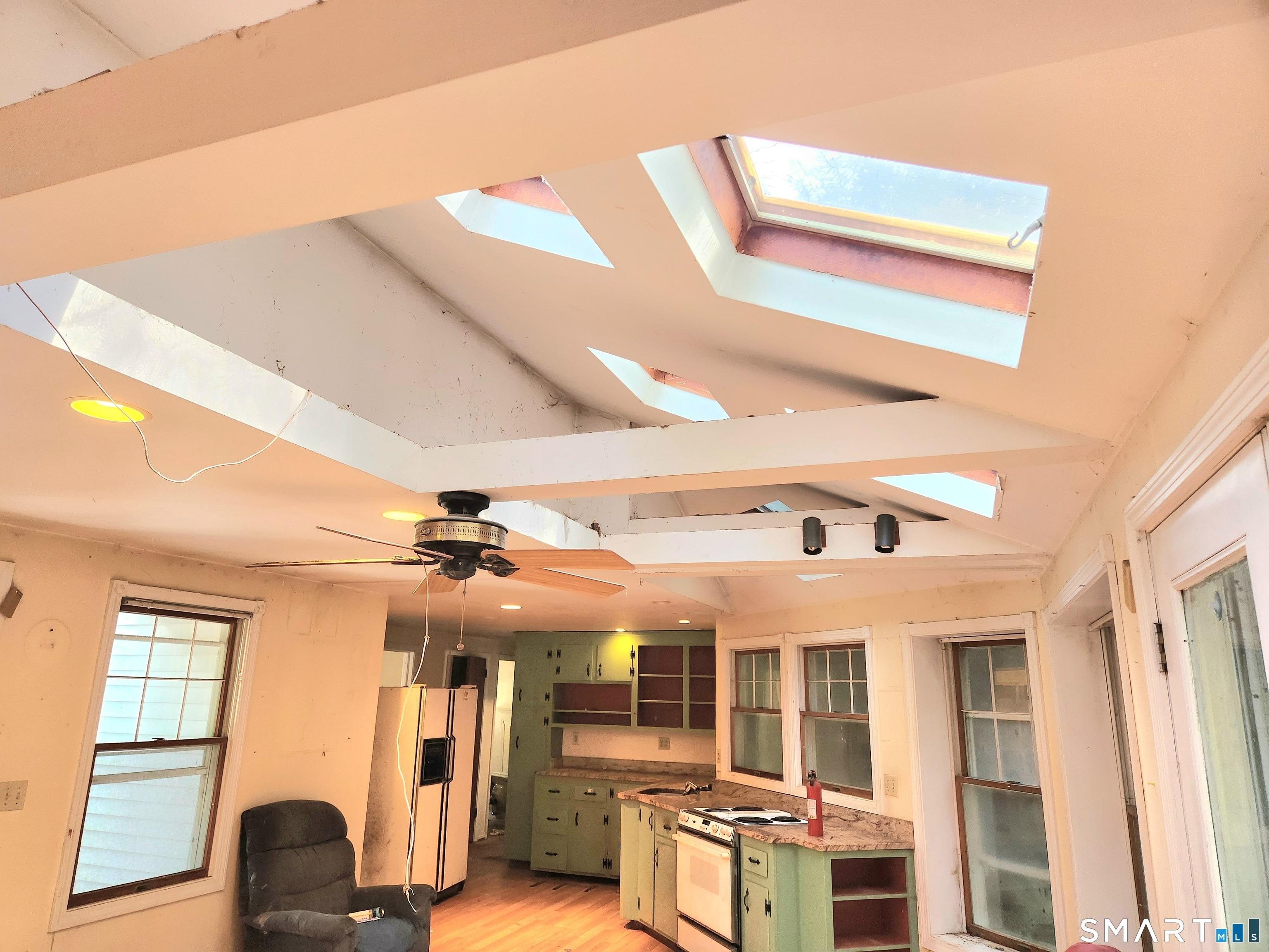 Glenn Dr, Tolland, CT 06084