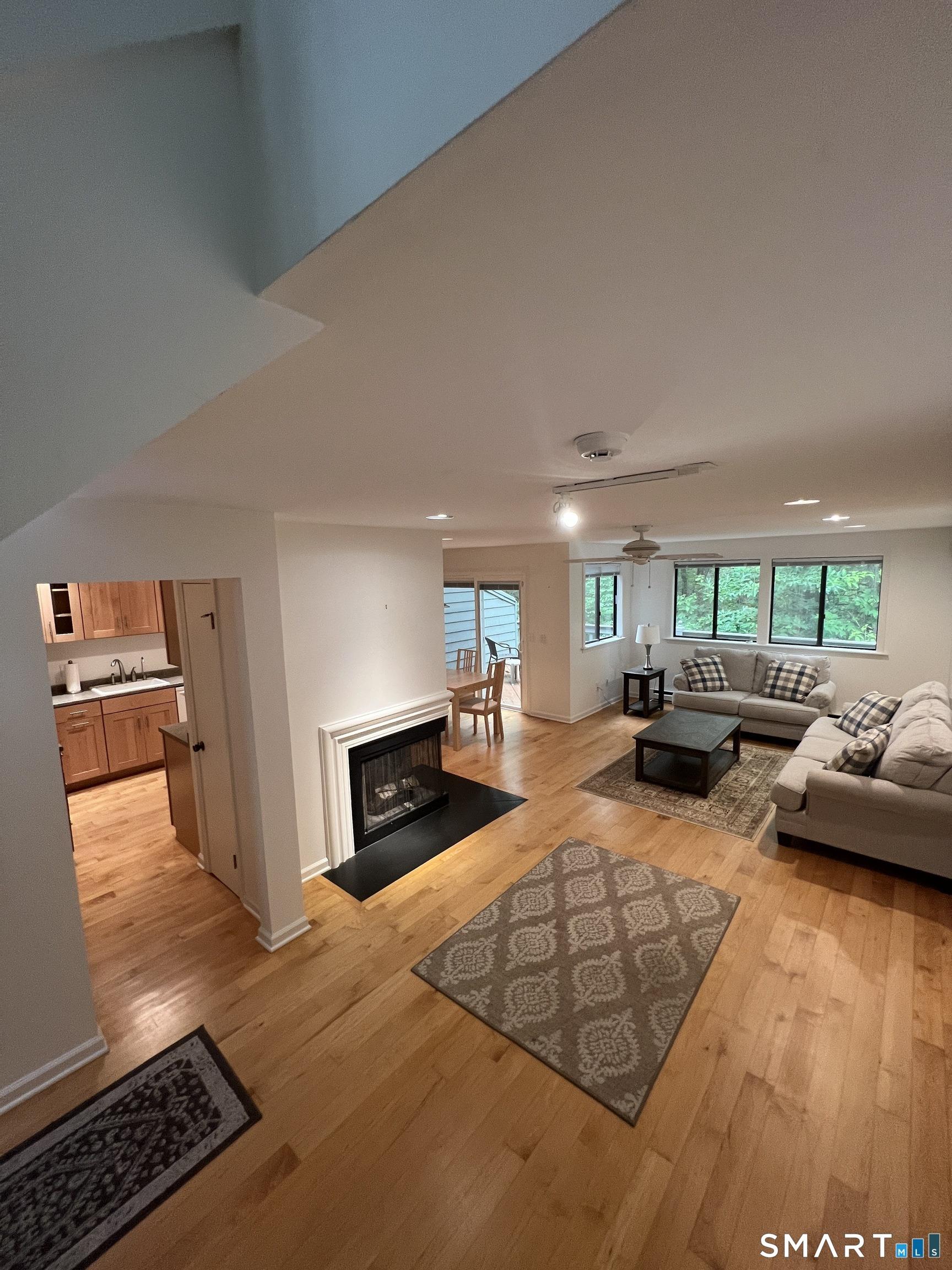 Cliffside Dr, Torrington, CT 06790