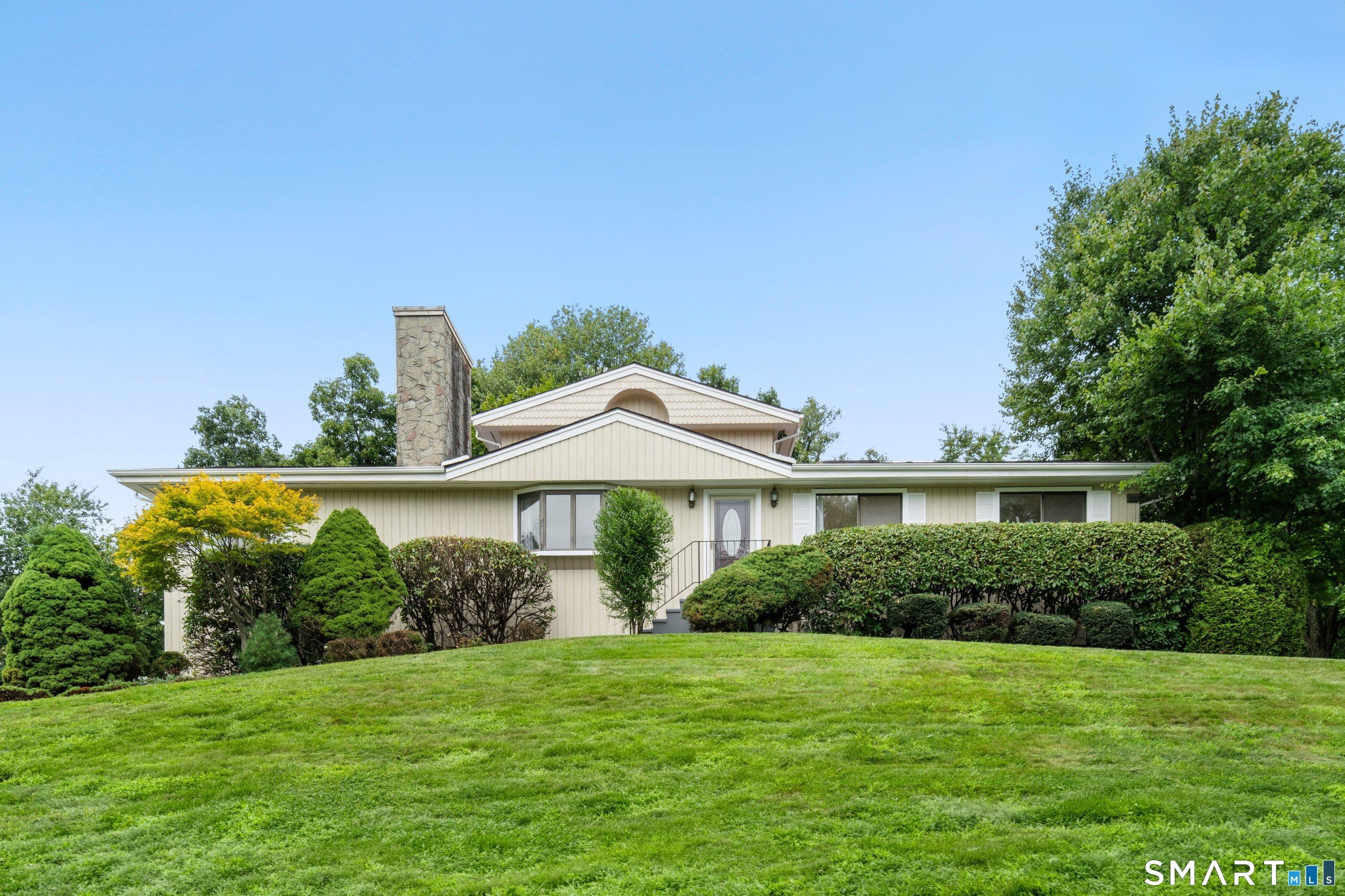 Sterling Rd, Trumbull, CT 06611