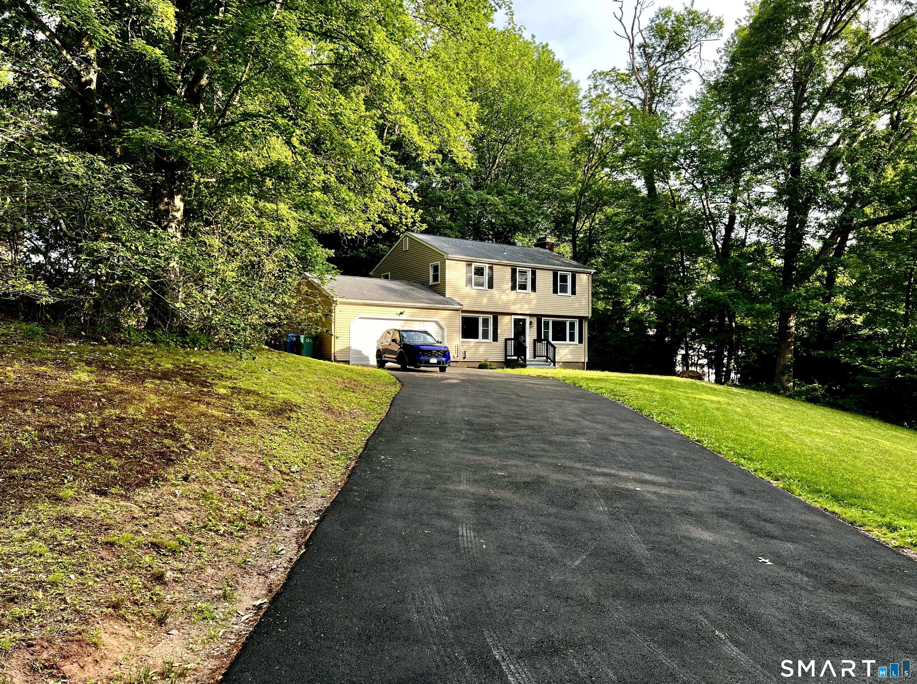 Forest Ct N, Hamden, CT 06518