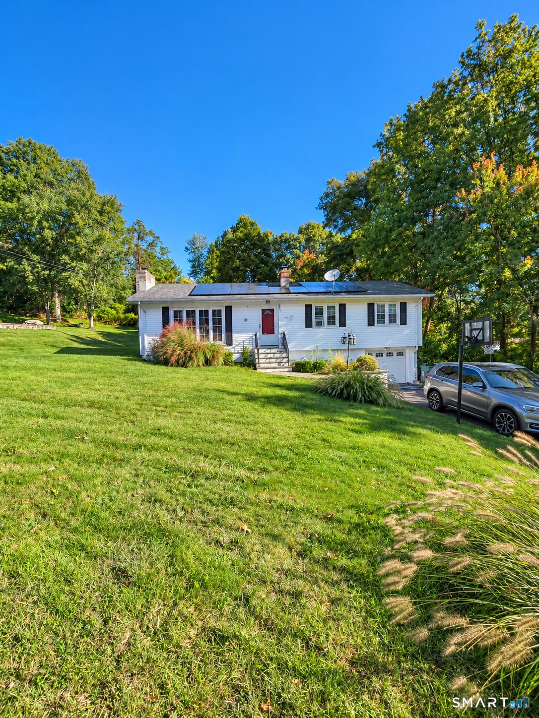 Perry Rd, Hamden, CT 06514
