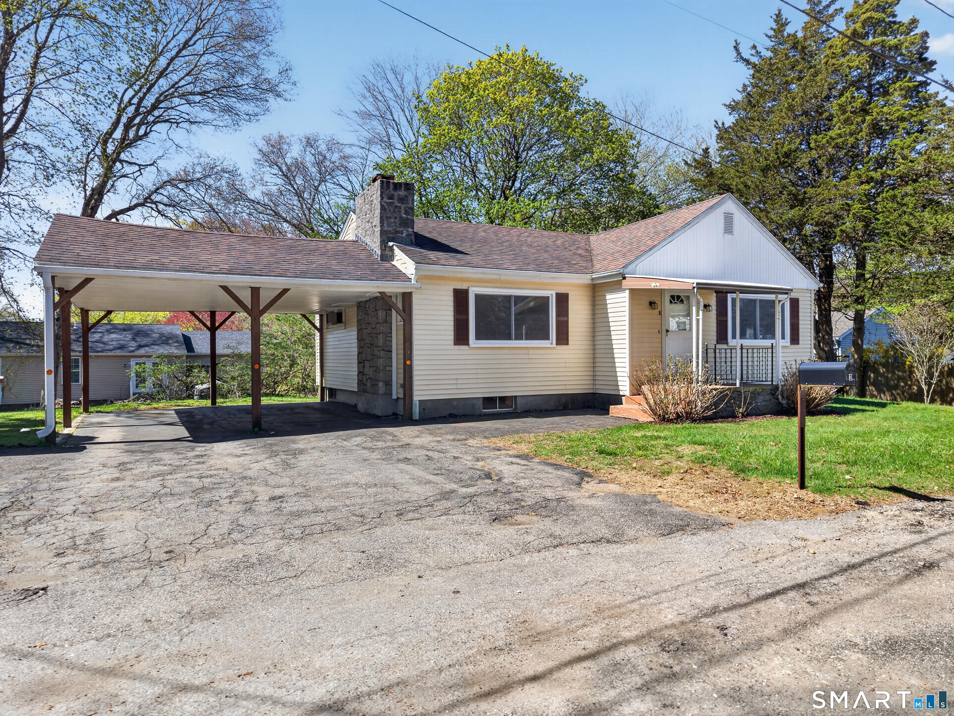 Helen St, Norwich, CT 06360