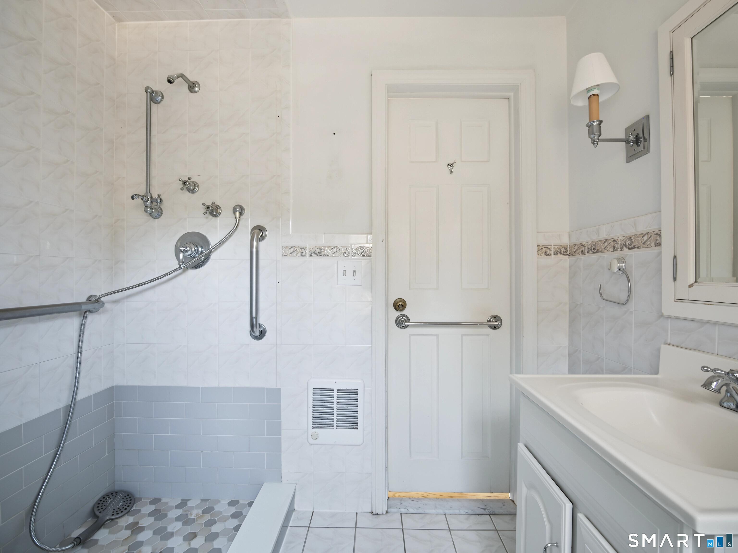 Westville Ave, Danbury, CT 06810
