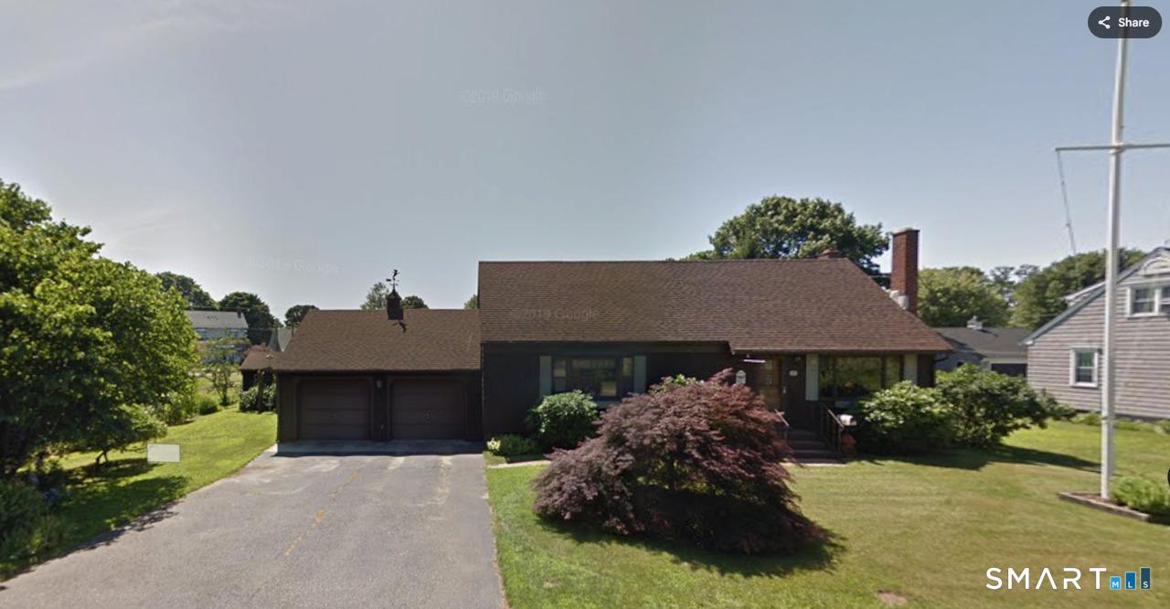 Oak Bluff Ave, Stratford, CT 06615