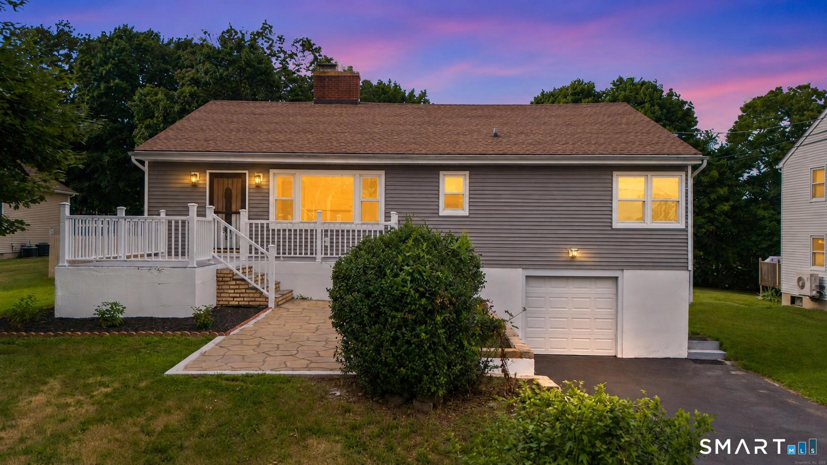 Homestead Pl, Branford, CT 06405