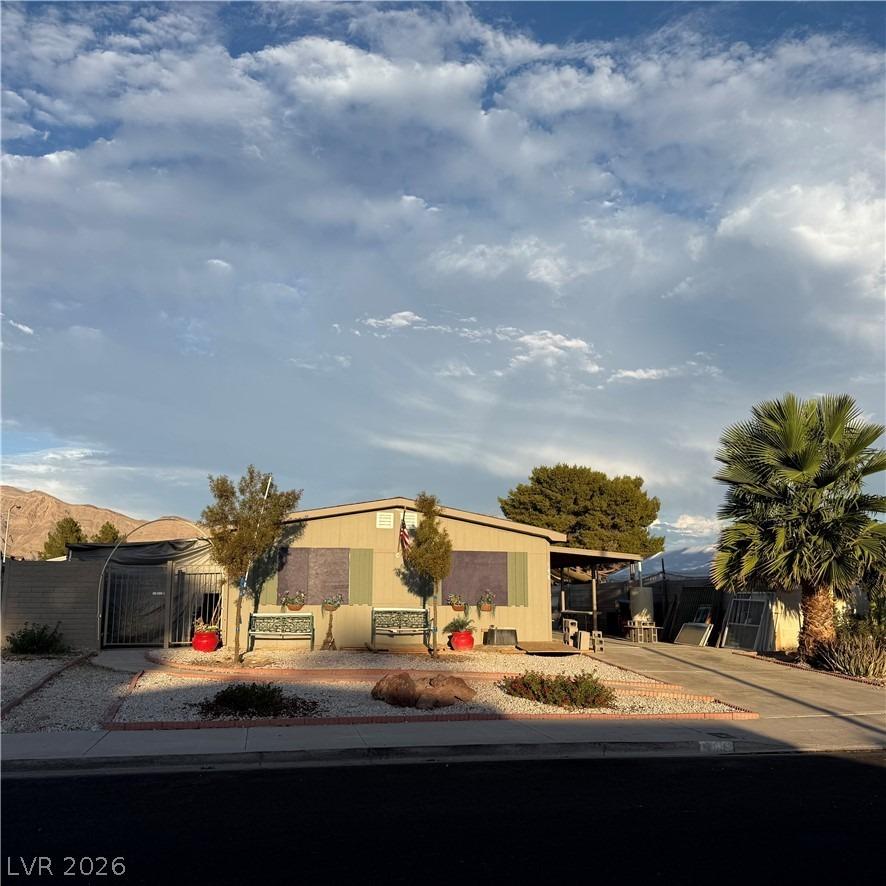Sir Thomas Dr, Las Vegas, NV 89110