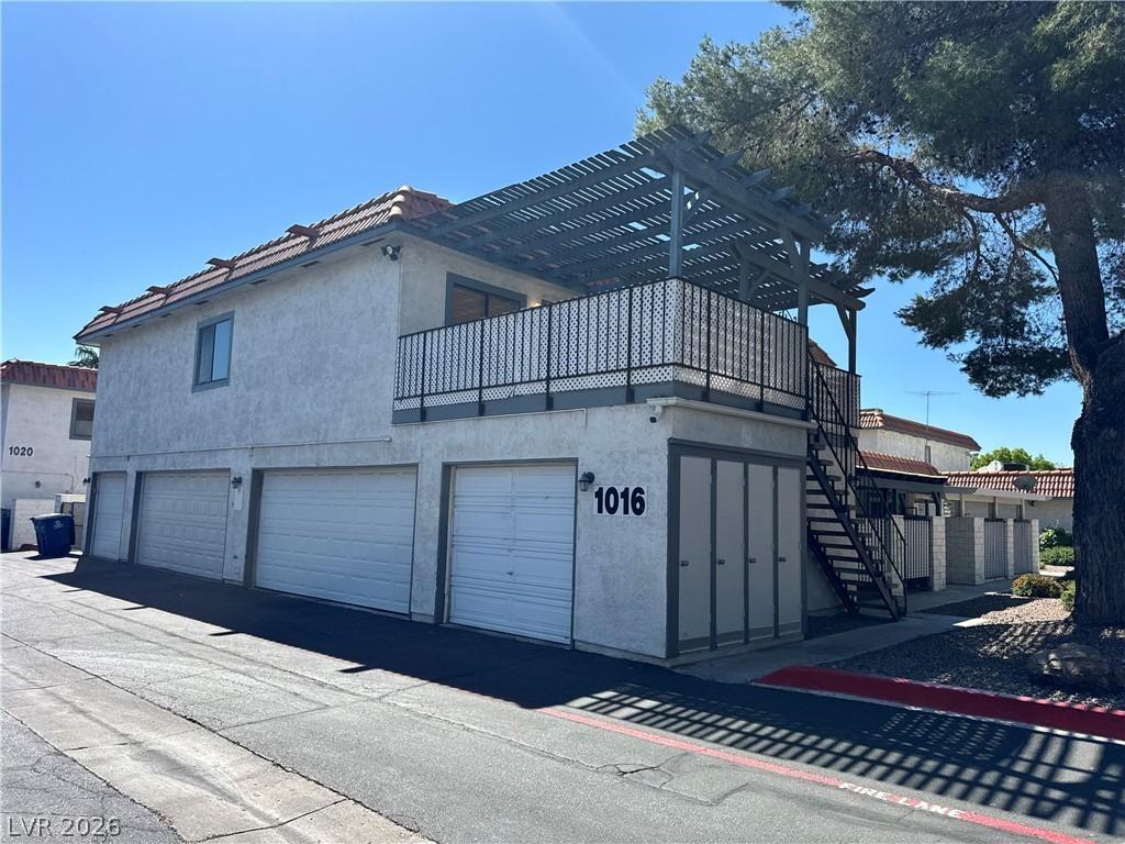 Willow Tree Dr, Las Vegas, NV 89128