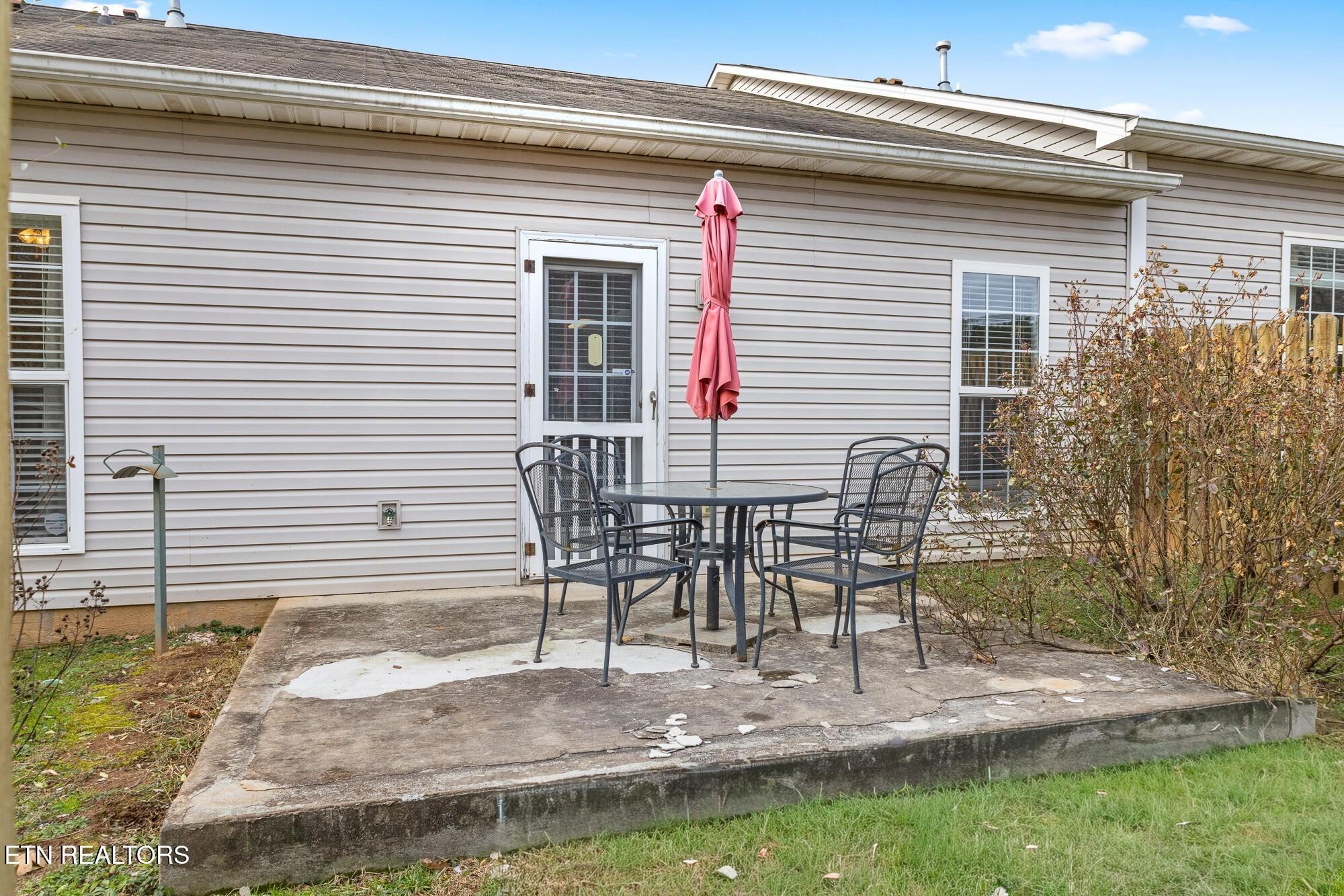 Ellisville Ln, Knoxville, TN 37909