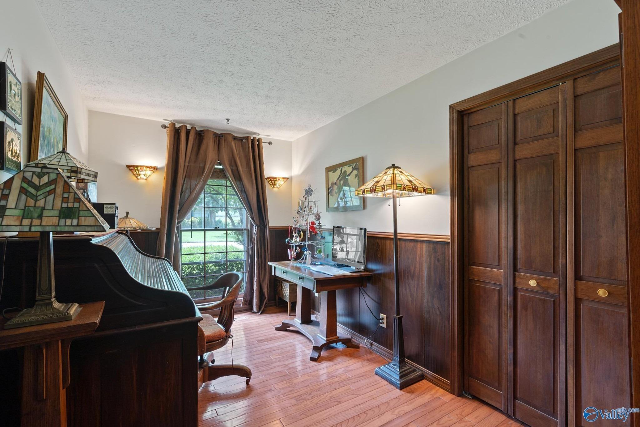 Redbud St, Athens, AL 35611