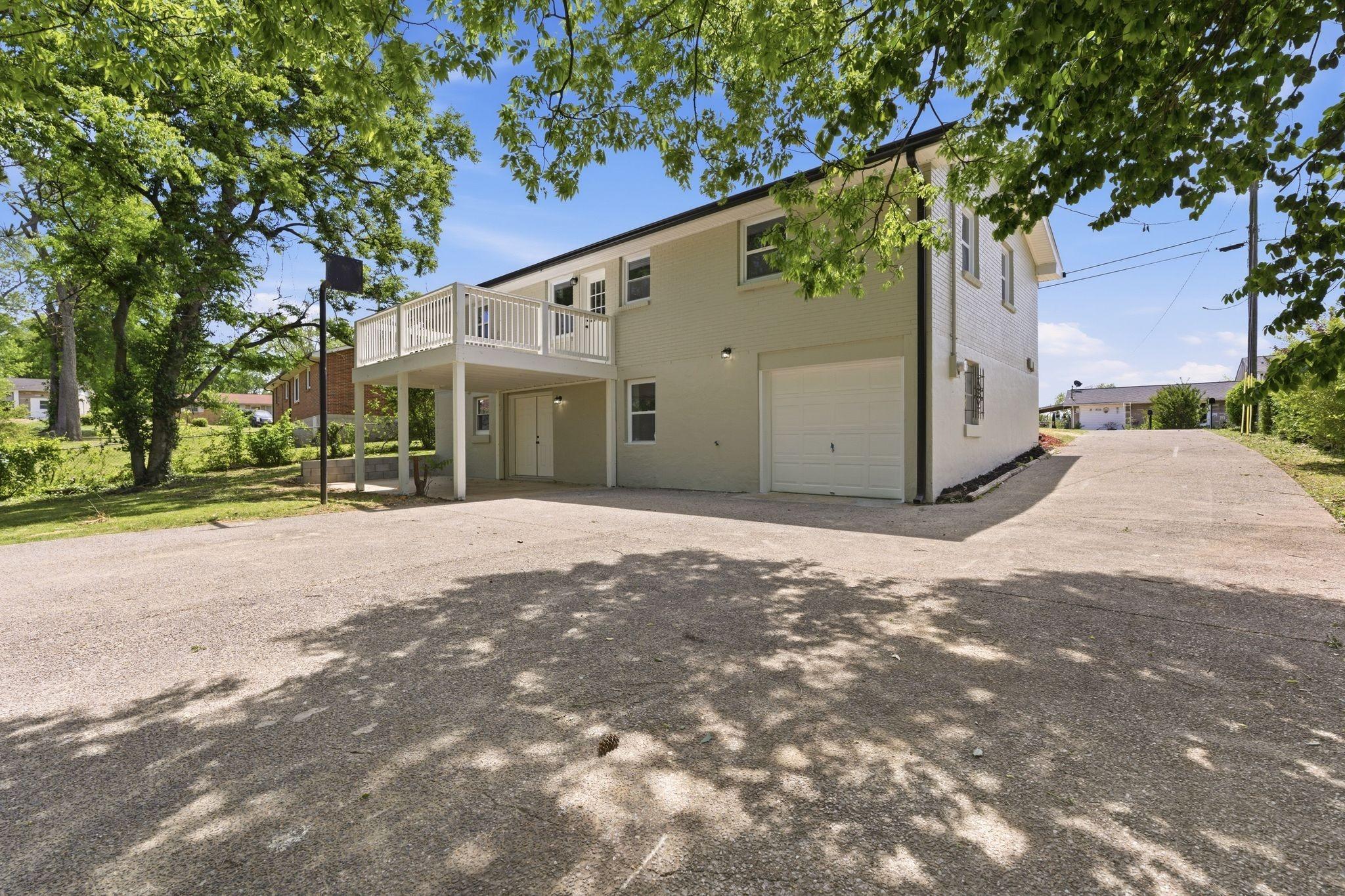 Leondale Ter, Nashville, TN 37207