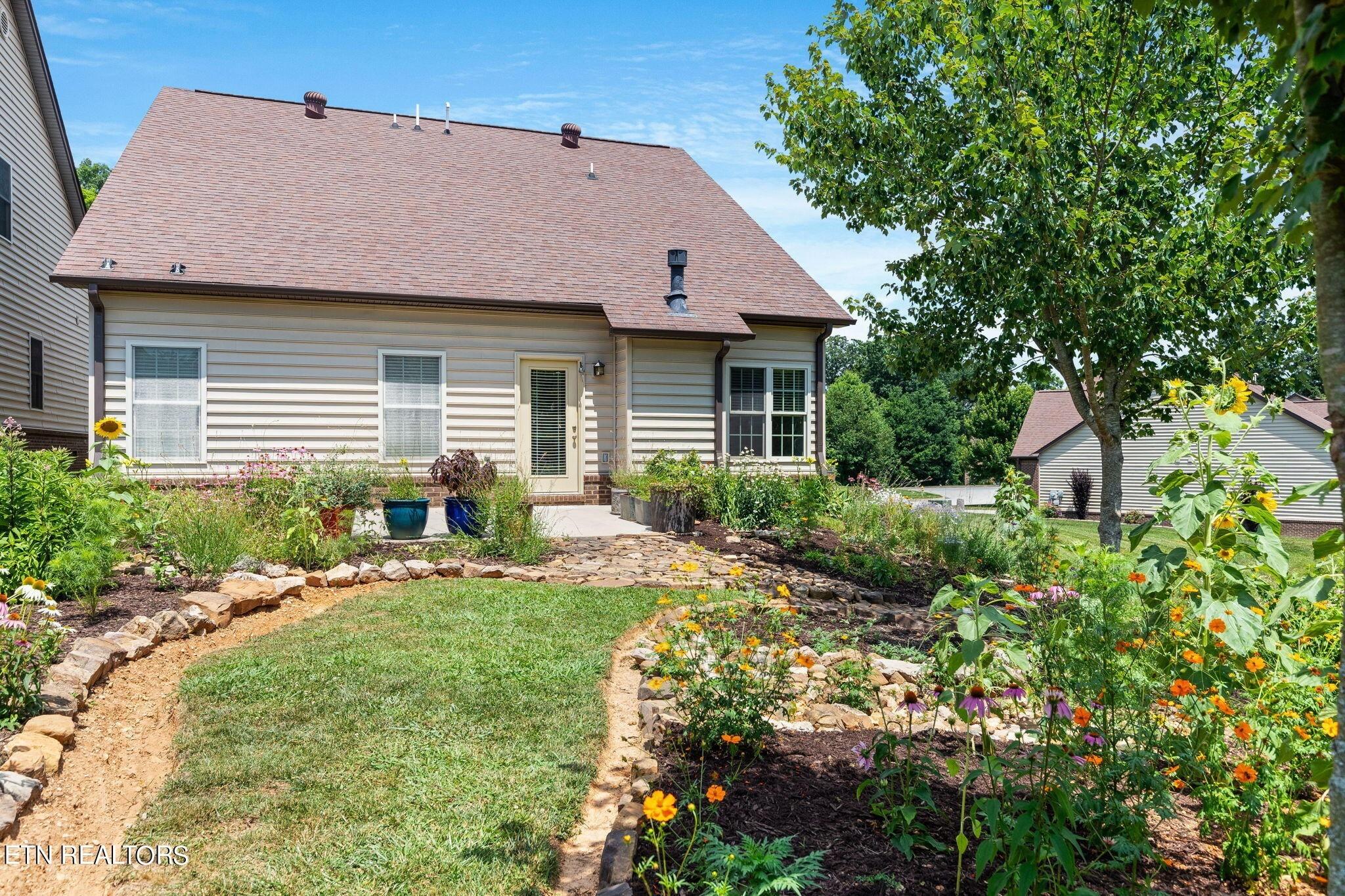 Ridgeland Dr, Knoxville, TN 37932