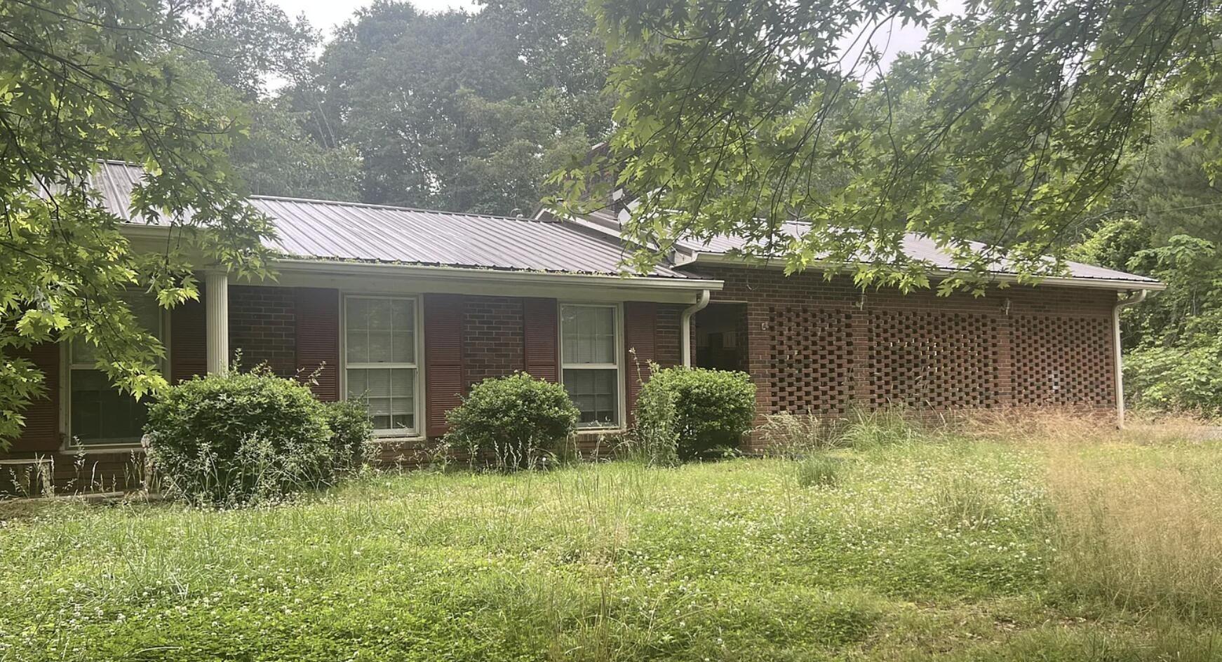 Campbell Crescent Cir, Summerville, GA 30747