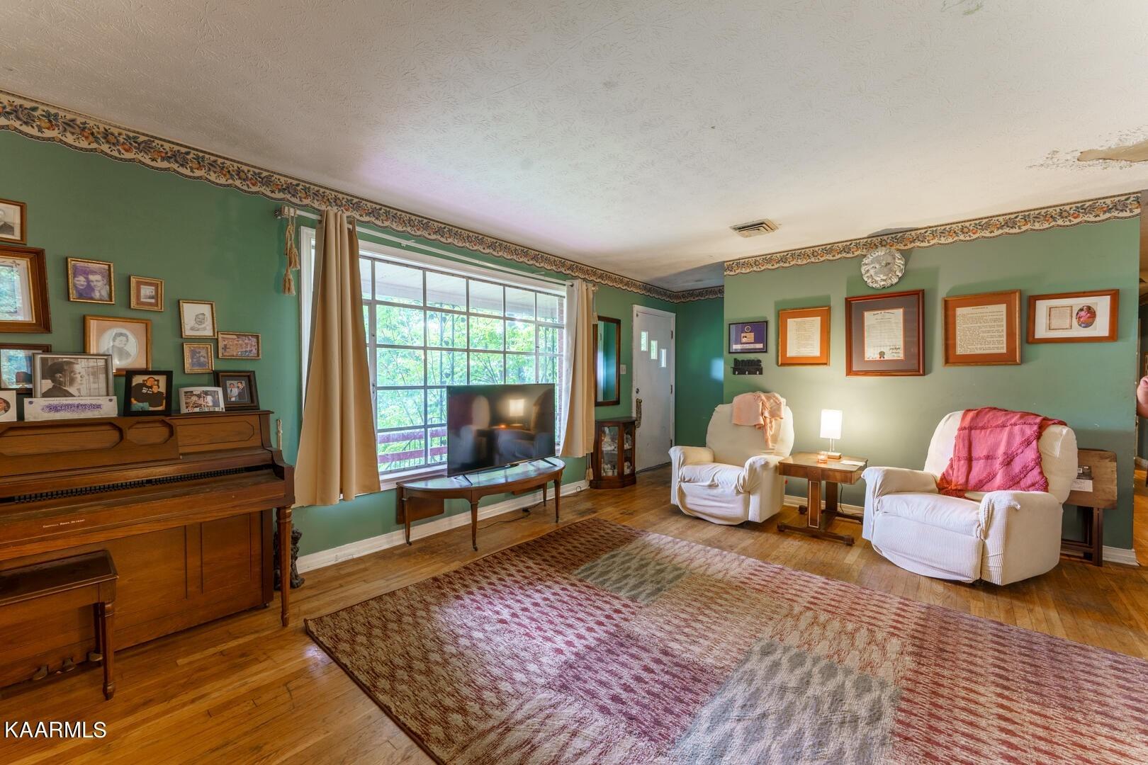 Mount Vernon Dr, Knoxville, TN 37920