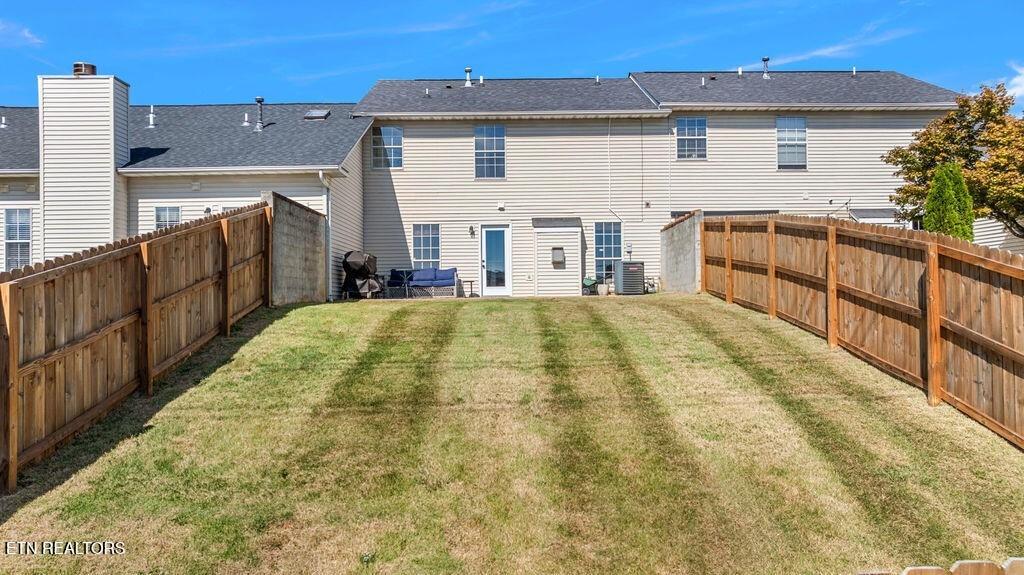 Pemmbrooke Shire Ln, Knoxville, TN 37909