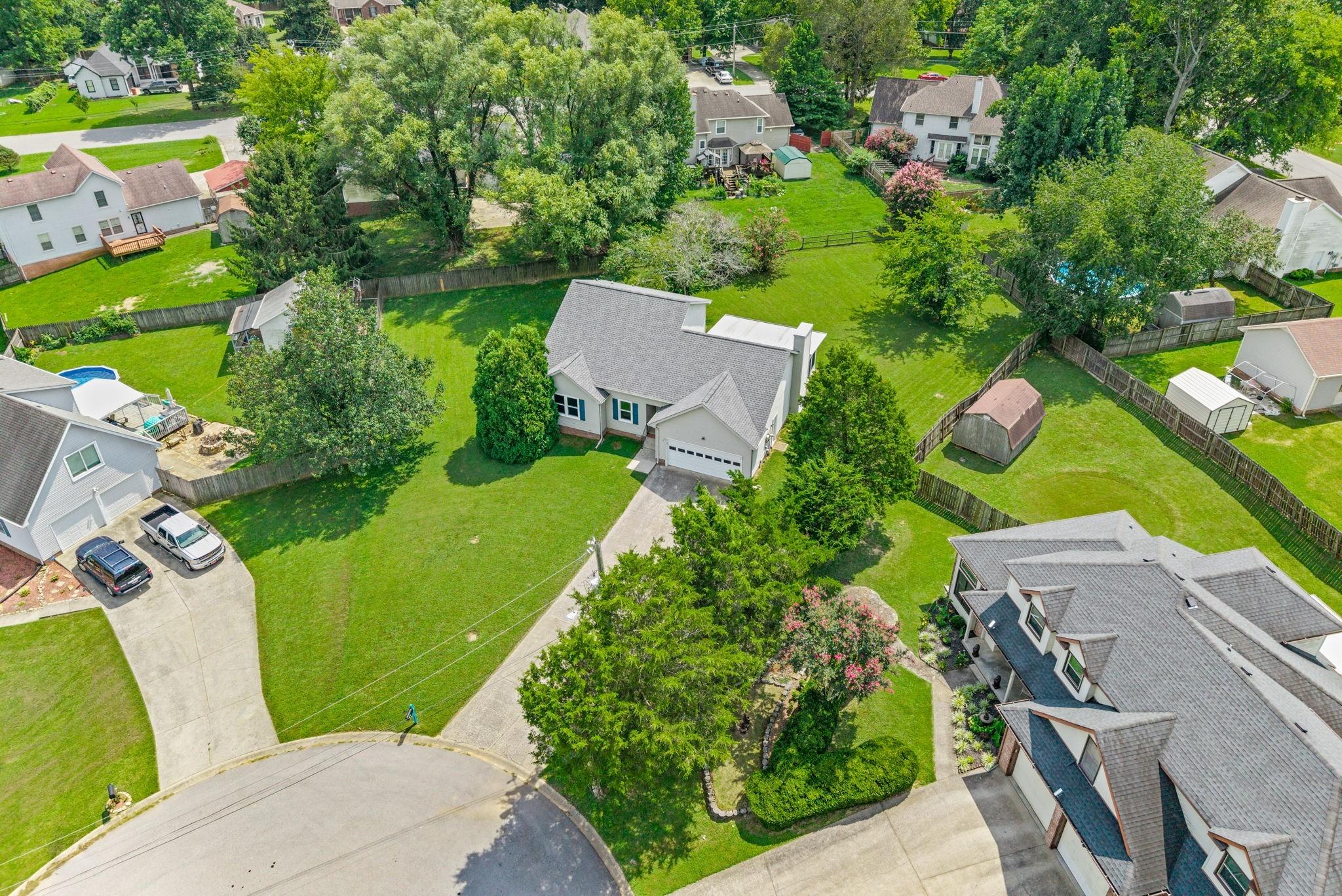 Teal Dr, Clarksville, TN 37042