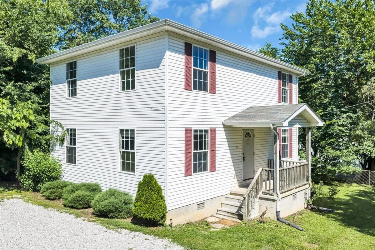 Lillian St, Mcminnville, TN 37110