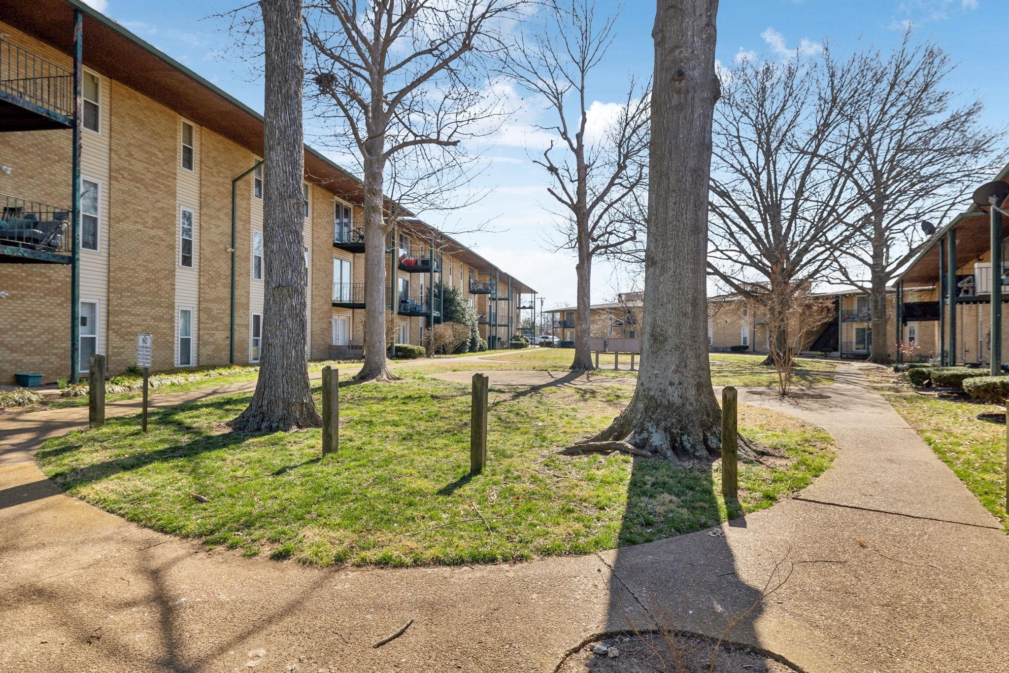 N Dupont Ave, Madison, TN 37115