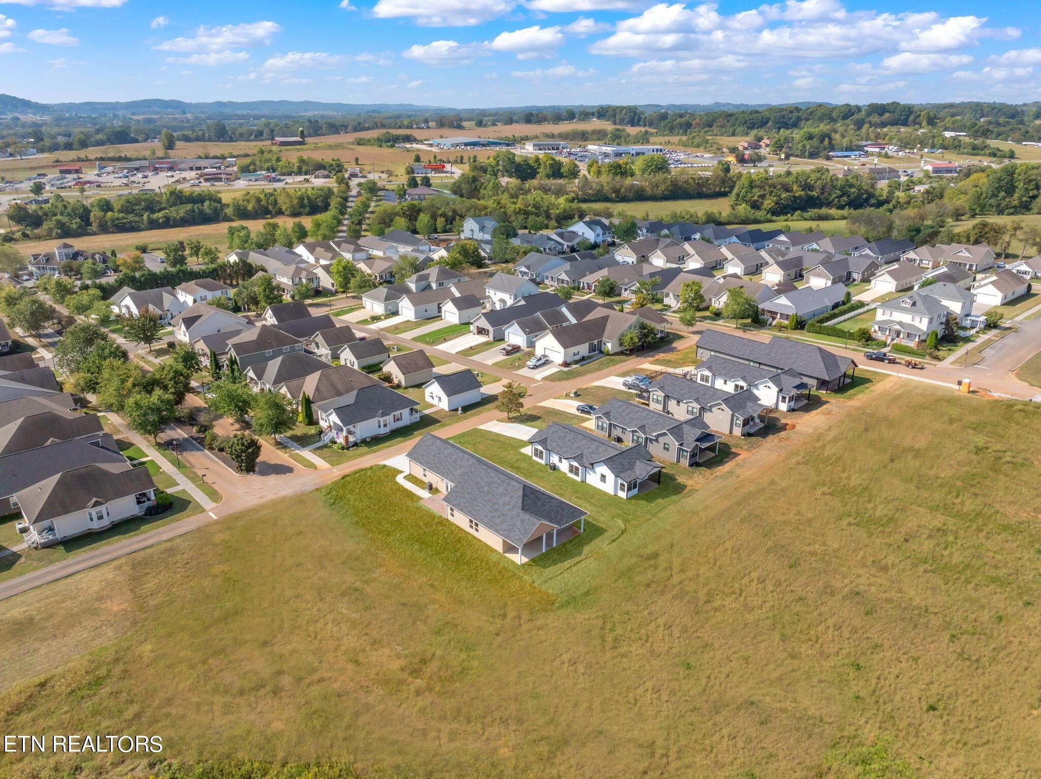 Wentford Ave, Sweetwater, TN 37874