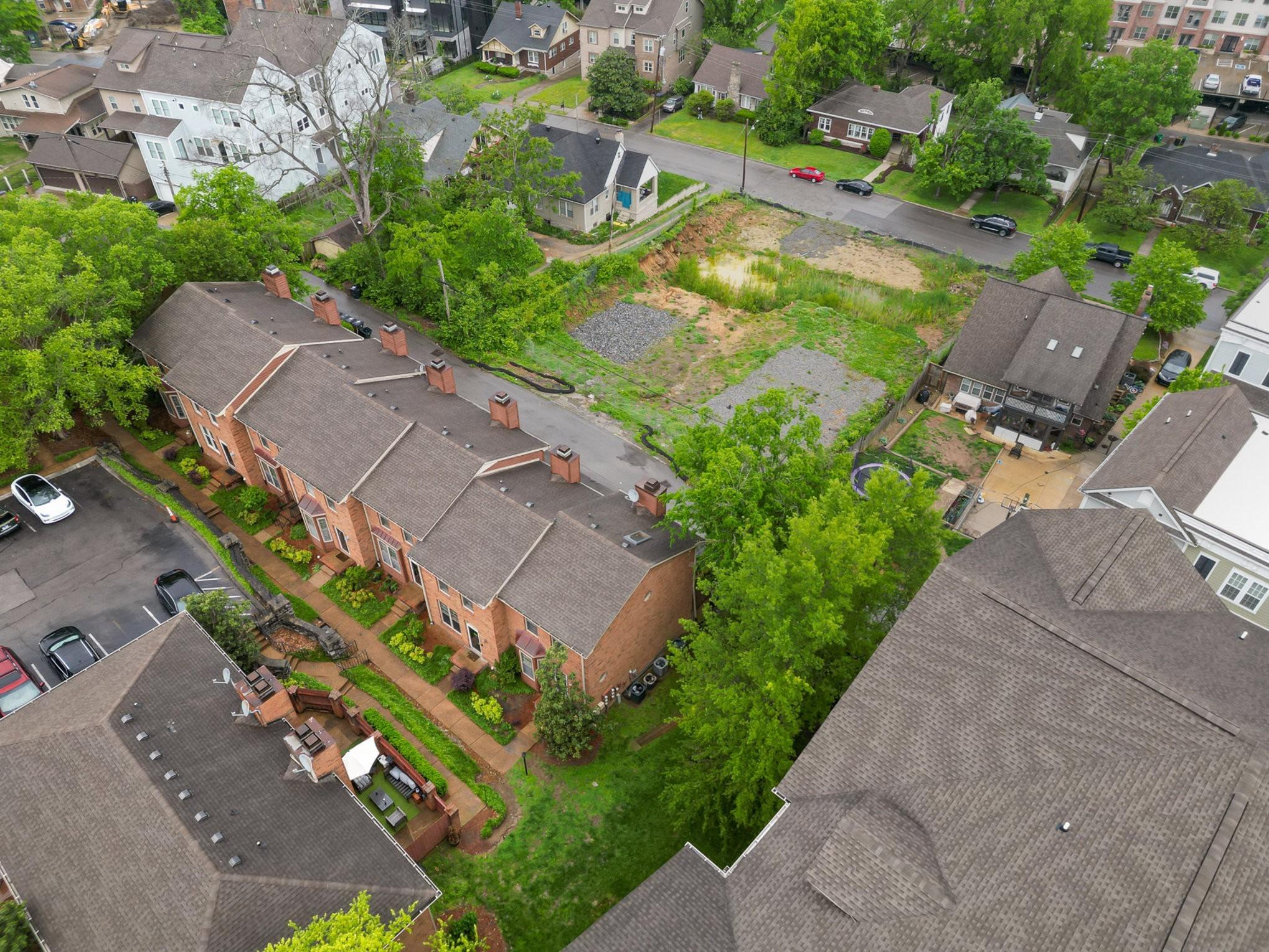W End Cir, Nashville, TN 37203