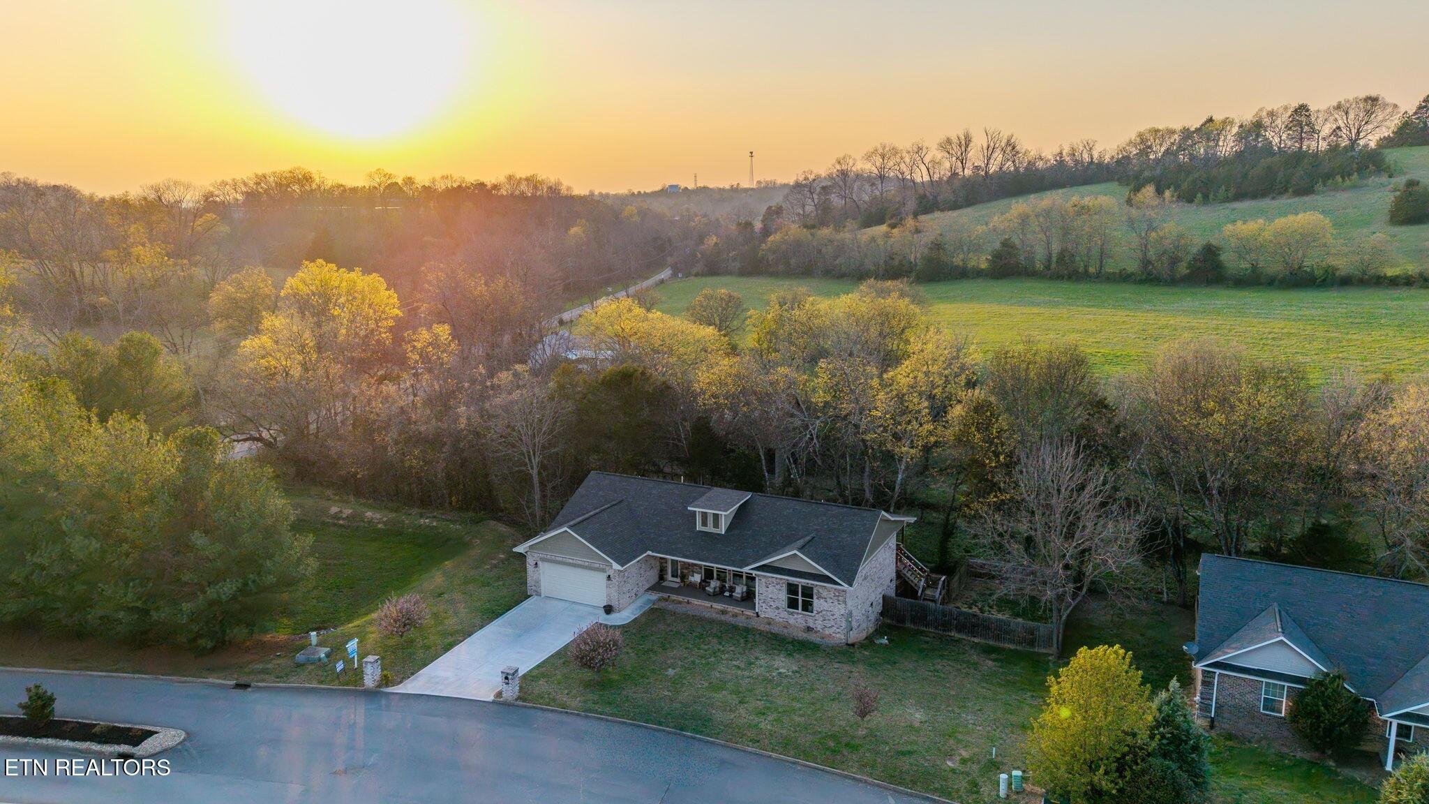 Ally Ln, Sevierville, TN 37876