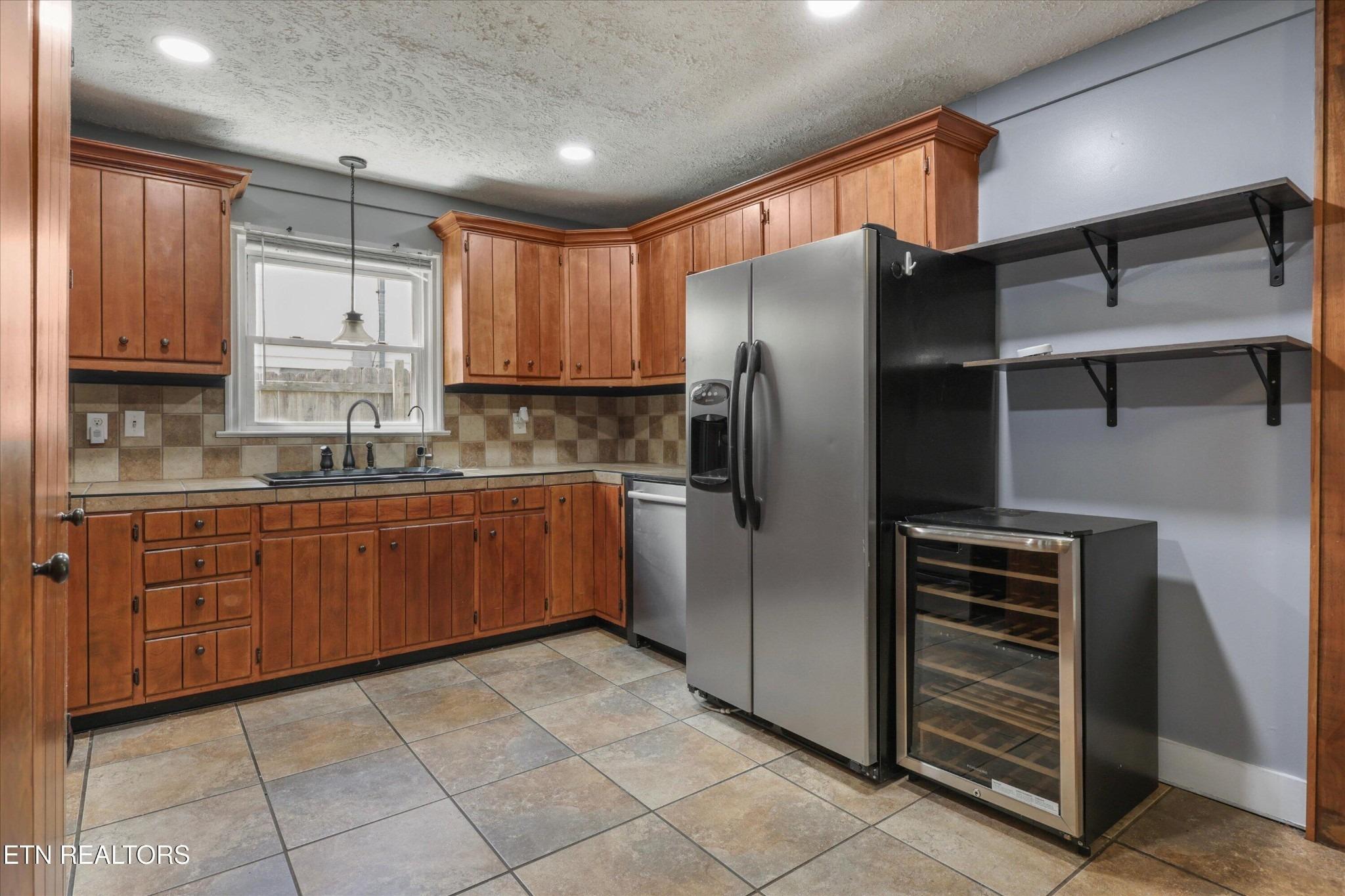 Cecil Ave, Knoxville, TN 37917
