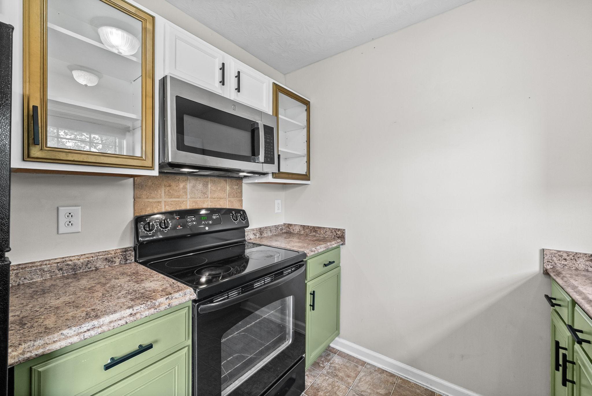Oakmont Dr, Clarksville, TN 37042