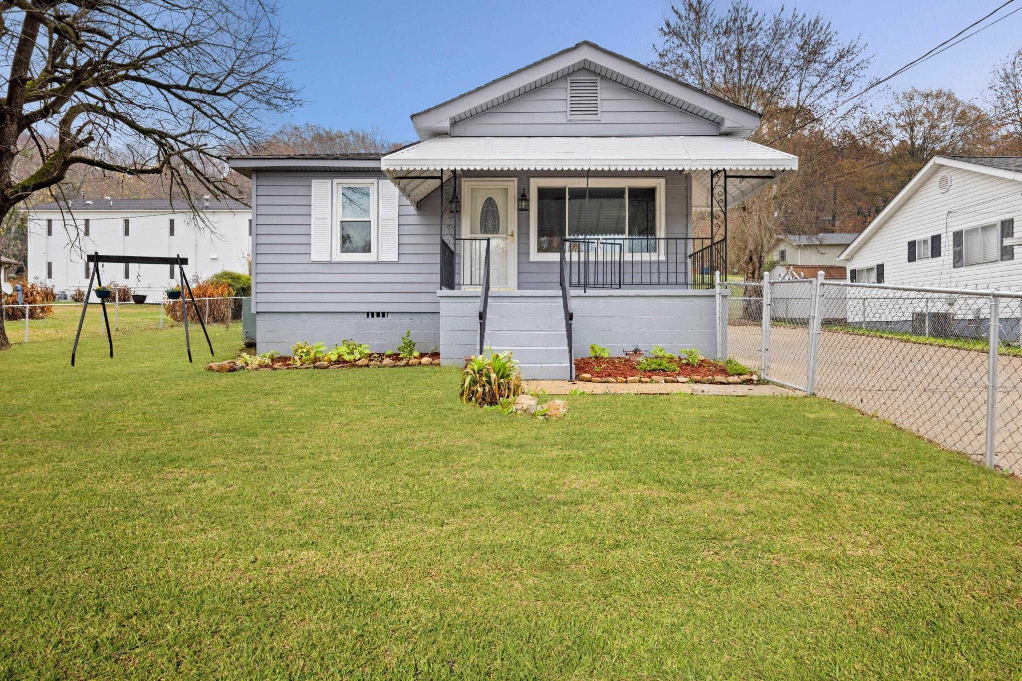 Andrews St, Rossville, GA 30741