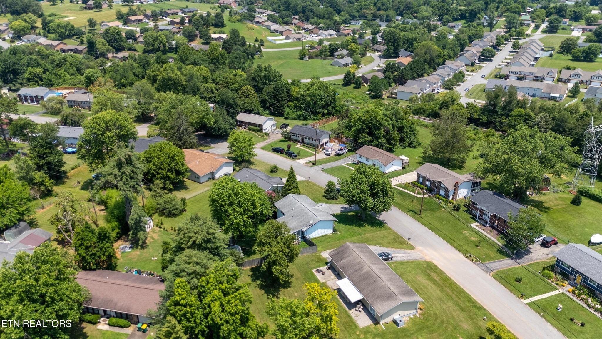 Cranley Rd, Powell, TN 37849